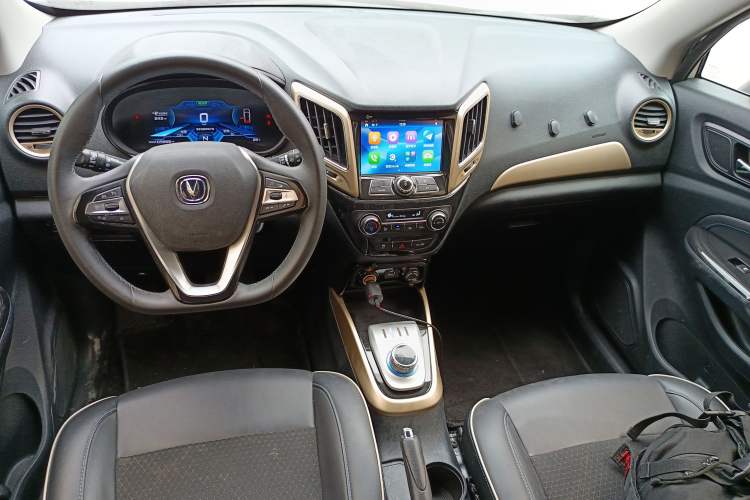 Used CHANGAN CS15EV 2019 400i model Center Console