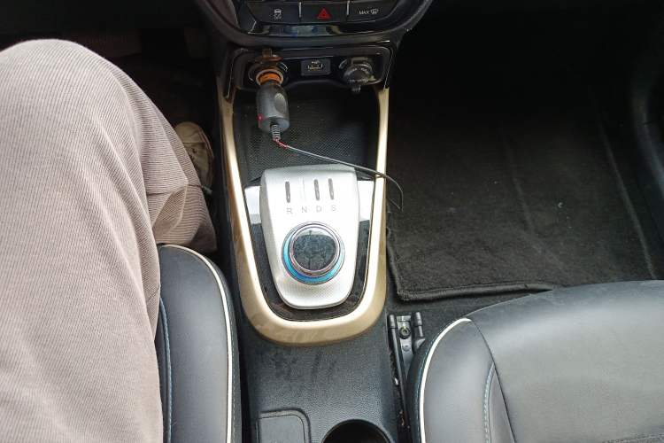 Used CHANGAN CS15EV 2019 400i model Gear Lever