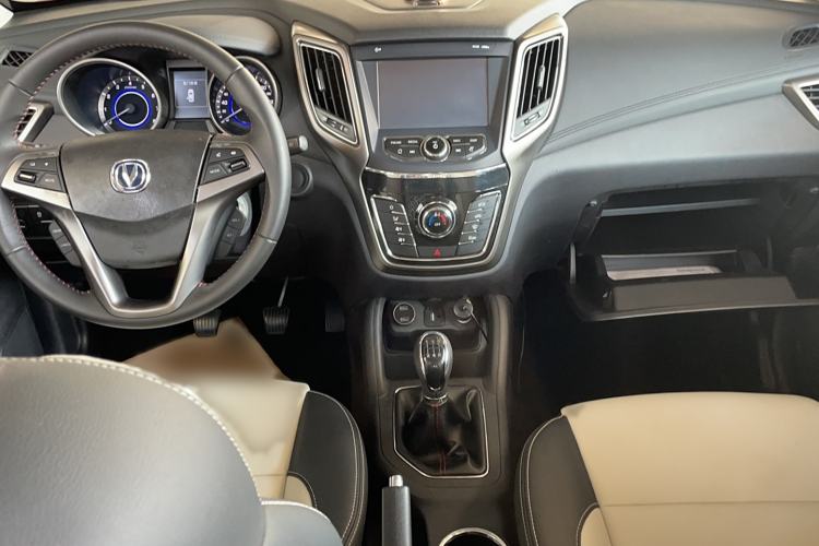 Used CHANGAN CS35 2017 1.6L Manual Luxury Model Interior 3