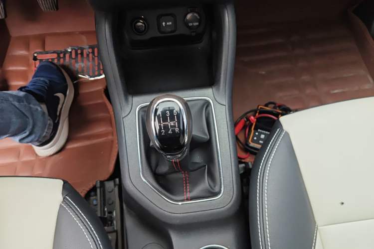 Used CHANGAN CS35 2017 1.6L Manual Luxury Model Gear Lever