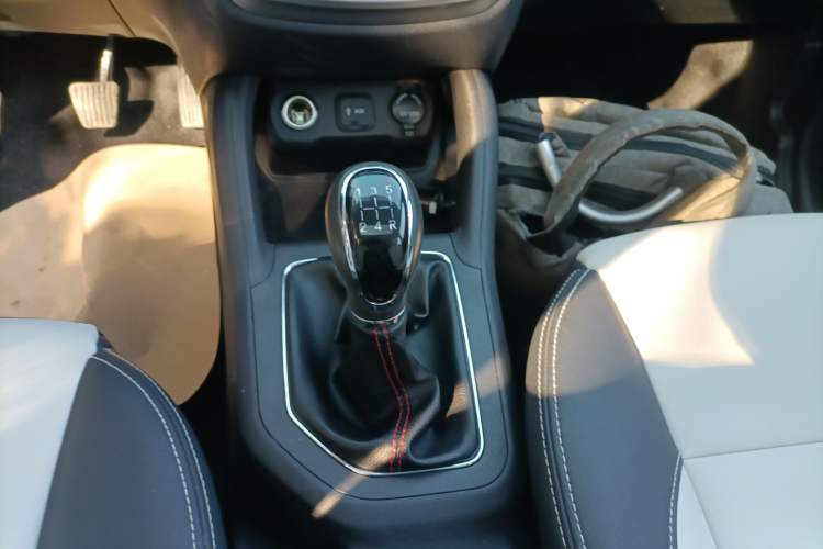 Used CHANGAN CS35 2017 1.6L Manual Luxury Model Gear Lever