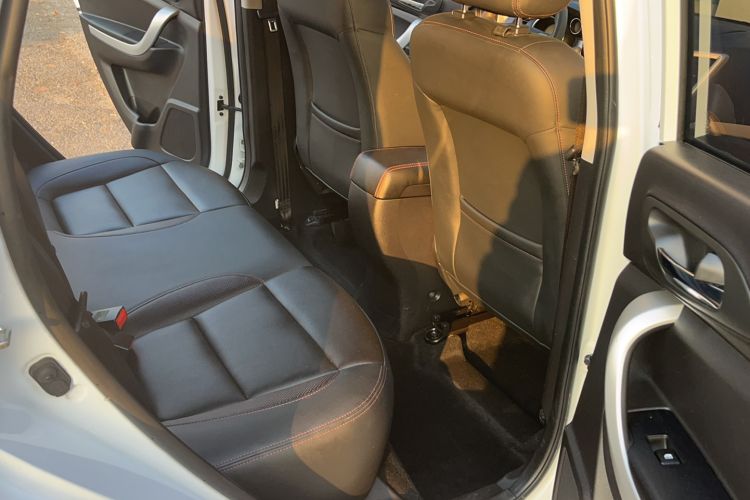 Used CHANGAN CS35 2016 1.6L Manual Luxury Model China IV Standard Interior 10