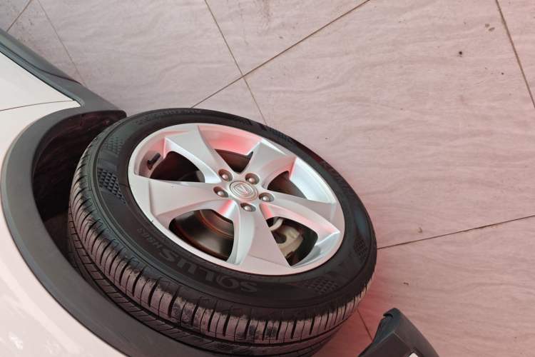 Used CHANGAN CS35 2017 1.6L Automatic Prestige Model Left Front Wheel Hub