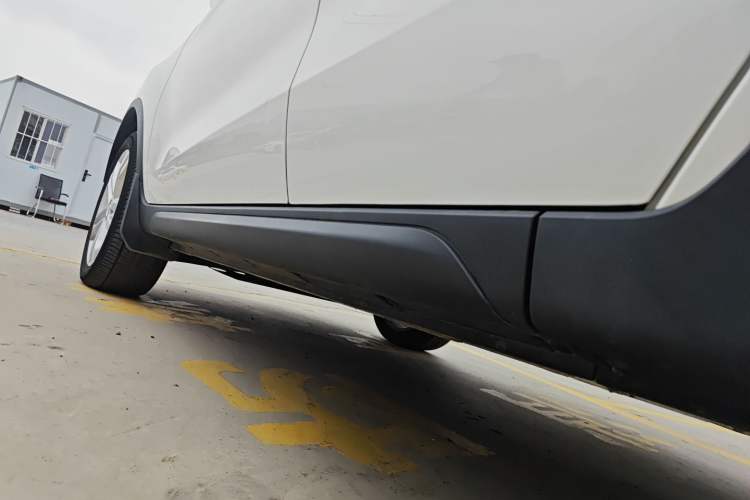 Used CHANGAN CS35 2017 1.6L Manual Luxury Model Left Side Sill