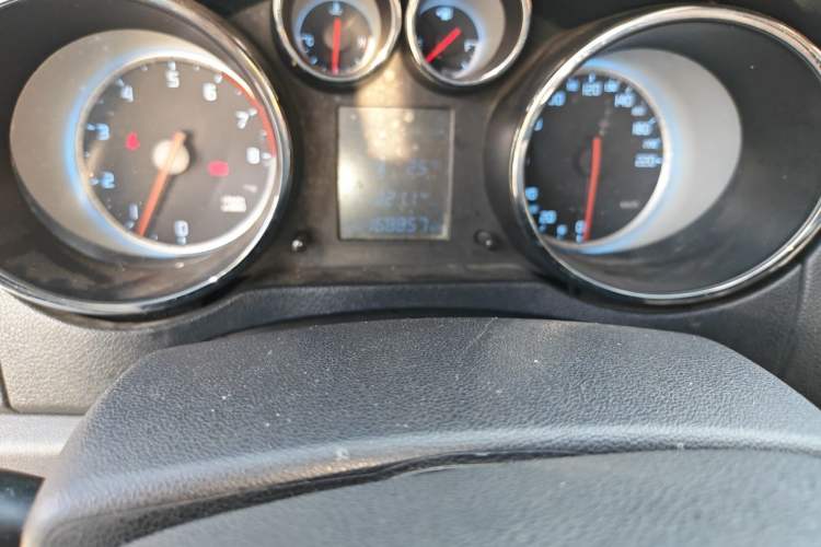 Used CHANGAN CS35 2012 1.6L Manual Luxury Version China V Standard Odometer Close Up