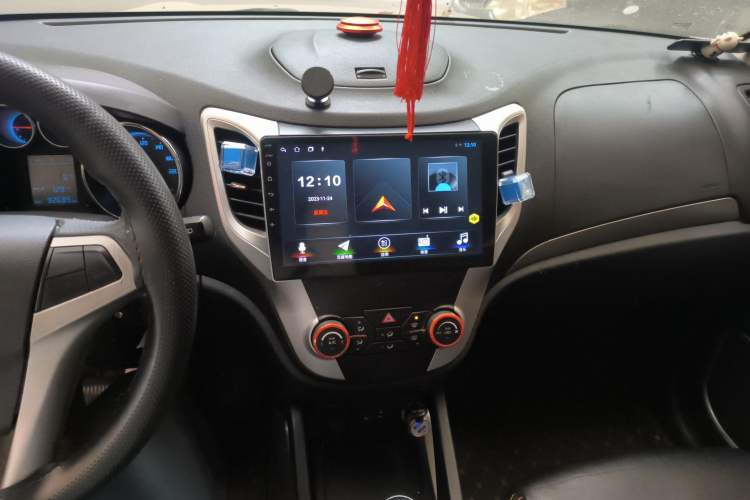 Used CHANGAN CS35 2012 1.6L Manual Luxury Model China IV Standard Audio And AC Panel