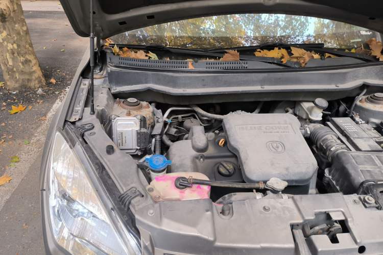 Used CHANGAN CS35 2012 1.6L Manual Luxury Model China IV Standard Engine Bay Right