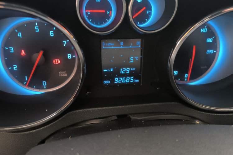 Used CHANGAN CS35 2012 1.6L Manual Luxury Model China IV Standard Odometer Close Up