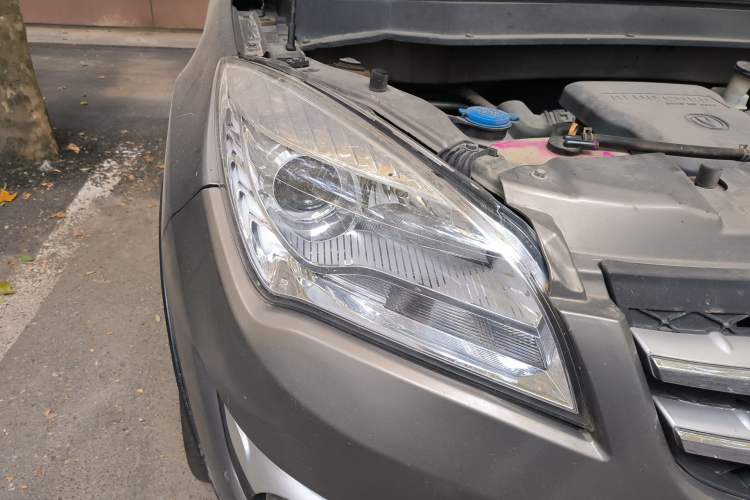 Used CHANGAN CS35 2012 1.6L Manual Luxury Model China IV Standard Right Front Headlight