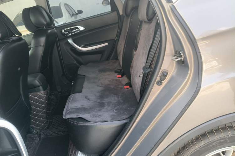 Used CHANGAN CS35 2012 1.6L Manual Luxury Model China IV Standard Left Rear Seat