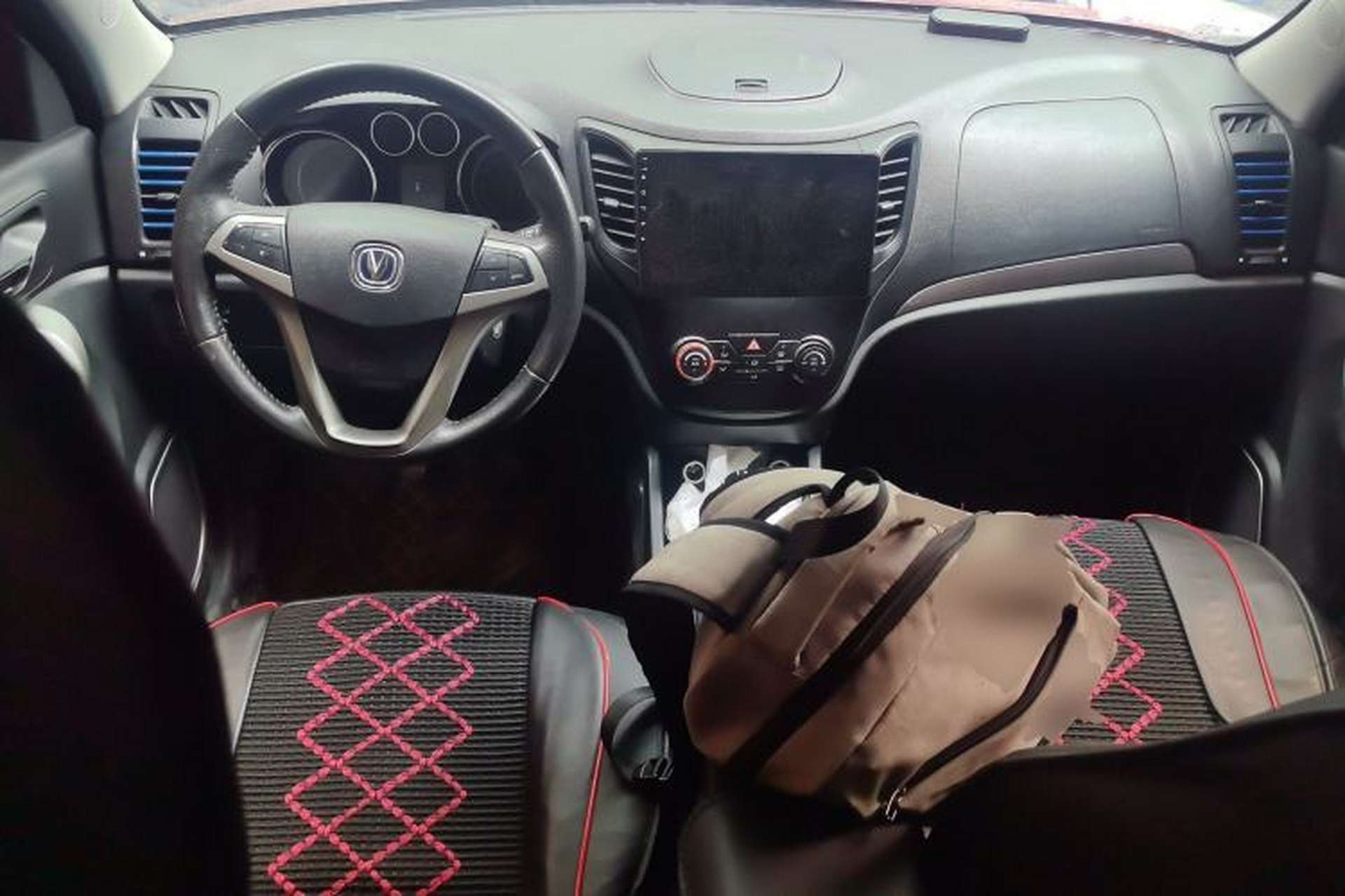 Used CHANGAN CS35 2012 1.6L Manual Luxury Model China IV Standard Center Console