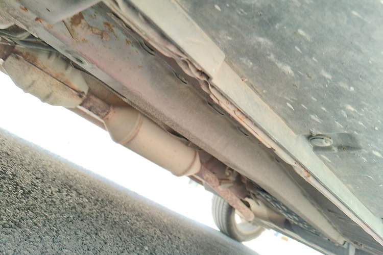 Used CHANGAN CS35 2012 1.6L Automatic Luxury Version China IV Standard Chassis Front Left