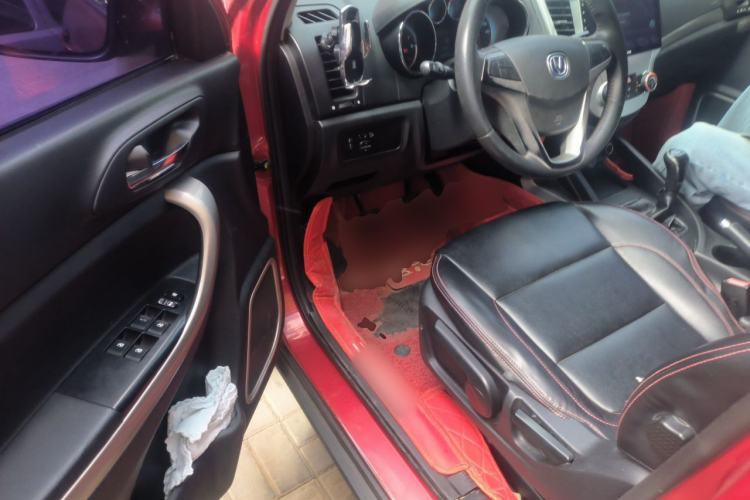 Used CHANGAN CS35 2012 1.6L Manual Luxury Model China IV Standard Driver Seat