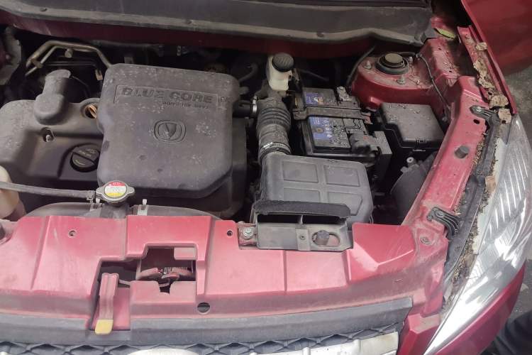 Used CHANGAN CS35 2012 1.6L Manual Luxury Model China IV Standard Engine Bay Left