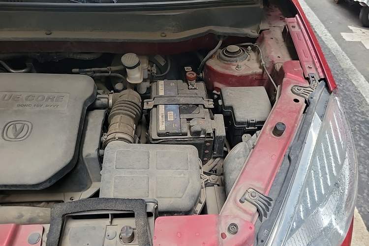 Used CHANGAN CS35 2012 1.6L Automatic Luxury Version China IV Standard Engine Bay Left