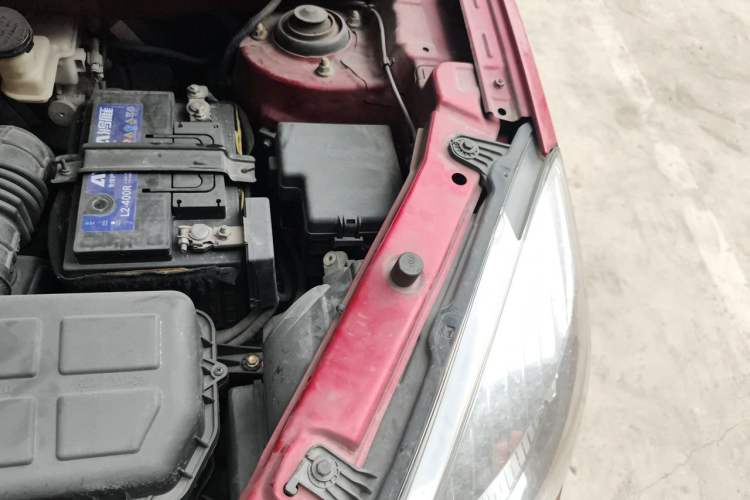 Used CHANGAN CS35 2012 1.6L Manual Luxury Model China IV Standard Engine Bay Left