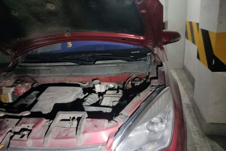 Used CHANGAN CS35 2012 1.6L Manual Comfort Edition China IV Standard Engine Bay Left