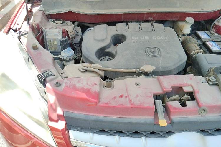 Used CHANGAN CS35 2012 1.6L Automatic Luxury Version China IV Standard Engine Bay Right