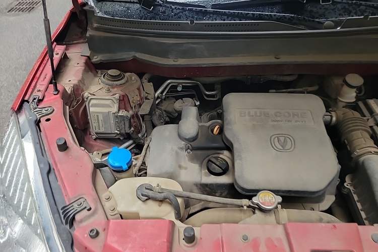 Used CHANGAN CS35 2012 1.6L Automatic Luxury Version China IV Standard Engine Bay Right