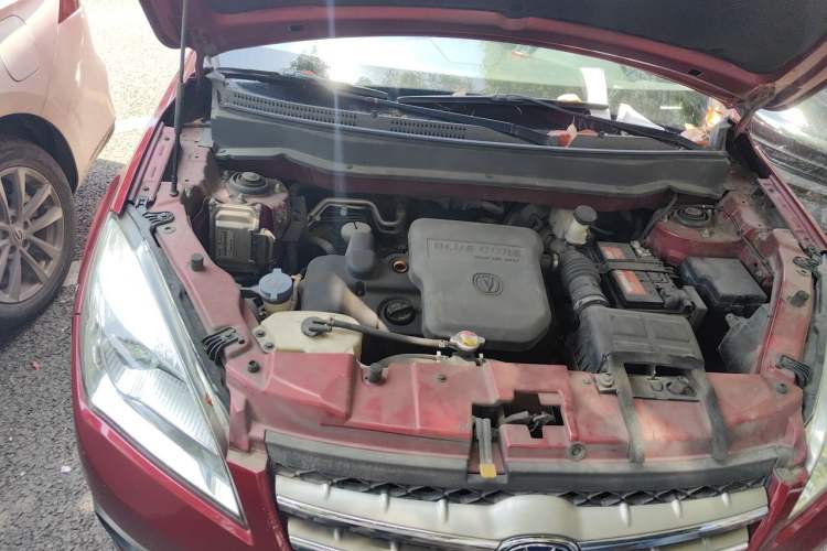 Used CHANGAN CS35 2012 1.6L Manual Luxury Model China IV Standard Engine Bay Right