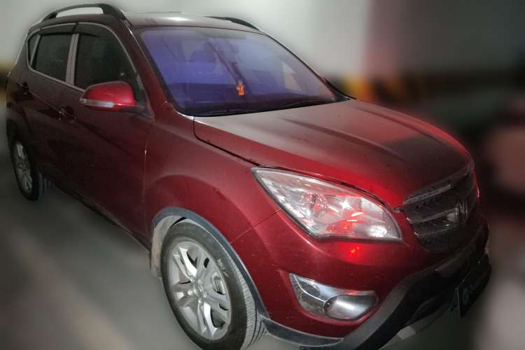 Used CHANGAN CS35 2012 1.6L Manual Comfort Edition China IV Standard Front Right 45 Deg