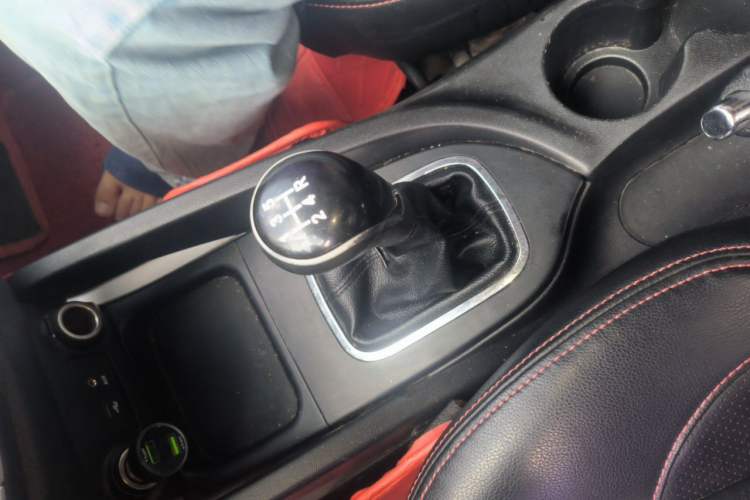 Used CHANGAN CS35 2012 1.6L Manual Luxury Model China IV Standard Gear Lever