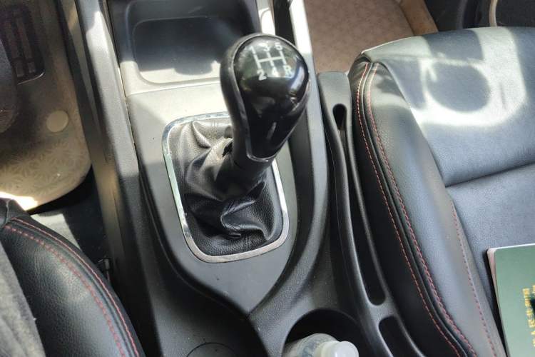 Used CHANGAN CS35 2012 1.6L Manual Luxury Model China IV Standard Gear Lever