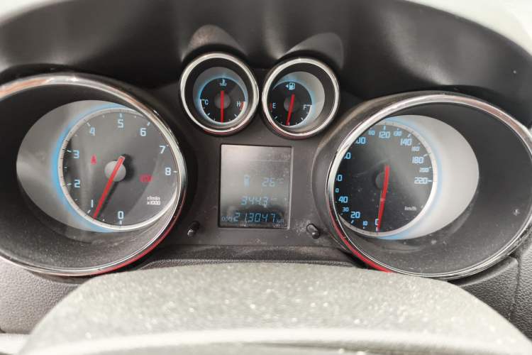 Used CHANGAN CS35 2012 1.6L Manual Luxury Model China IV Standard Instrument Cluster