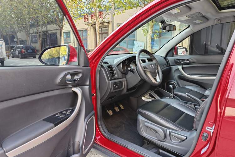 Used CHANGAN CS35 2012 1.6L Manual Luxury Model China IV Standard Interior 2