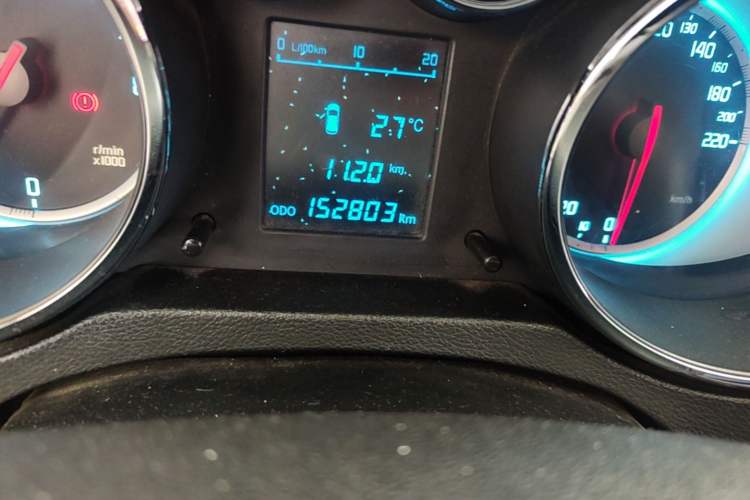Used CHANGAN CS35 2012 1.6L Manual Luxury Model China IV Standard Odometer Close Up