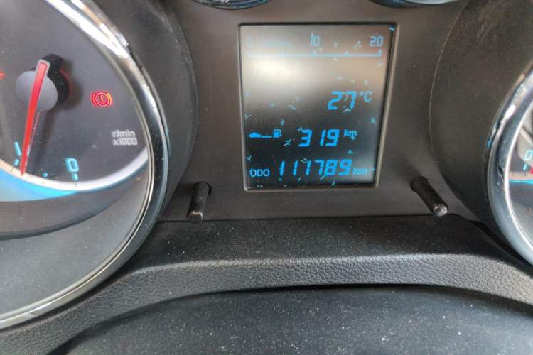 Used CHANGAN CS35 2012 1.6L Manual Luxury Model China IV Standard Odometer Close Up