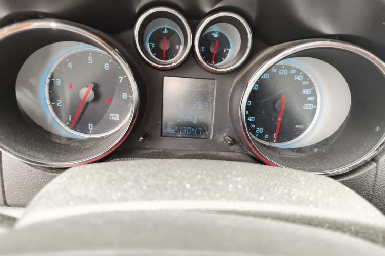 Used CHANGAN CS35 2012 1.6L Manual Luxury Model China IV Standard Odometer Close Up