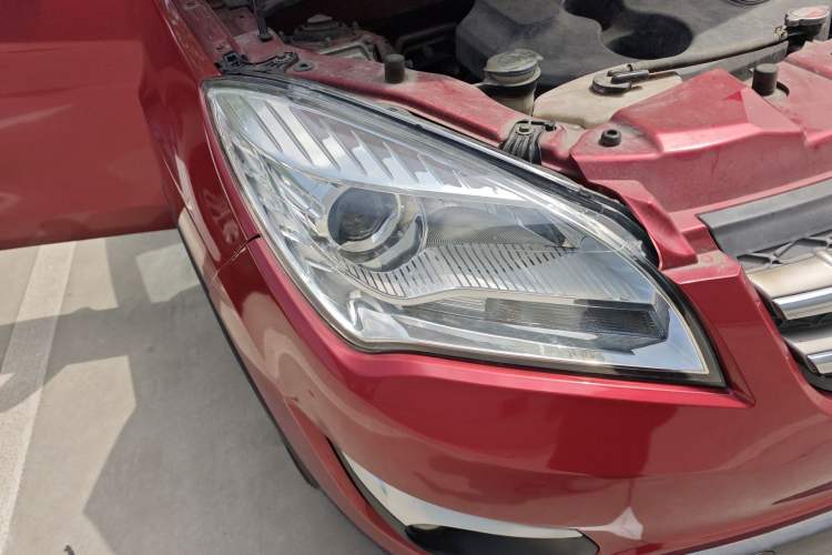 Used CHANGAN CS35 2012 1.6L Manual Luxury Model China IV Standard Right Front Headlight