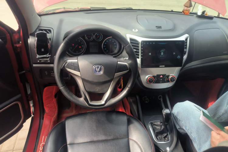 Used CHANGAN CS35 2012 1.6L Manual Luxury Model China IV Standard Steering Wheel