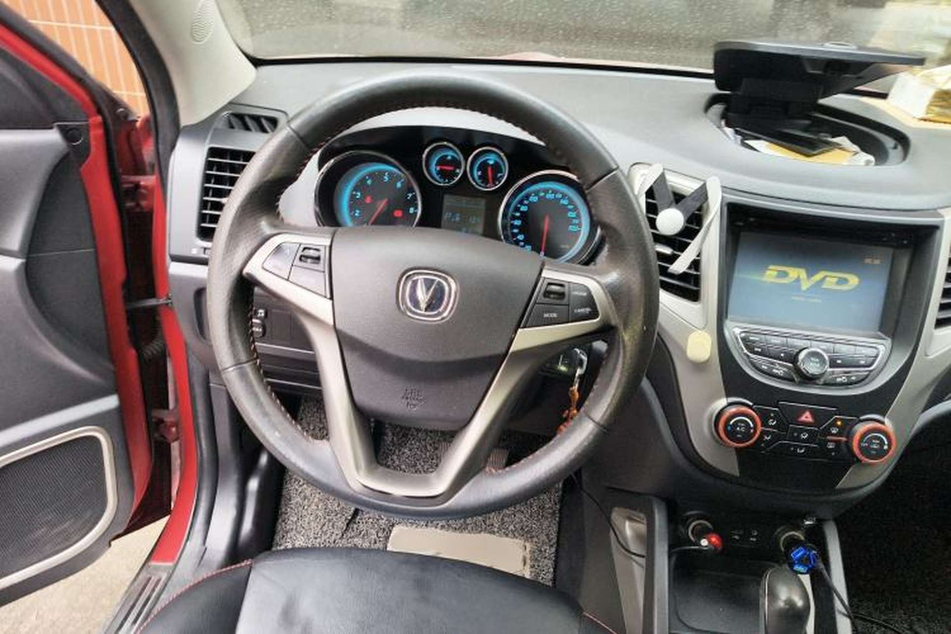 Used CHANGAN CS35 2012 1.6L Automatic Luxury Version China V Standard Steering Wheel
