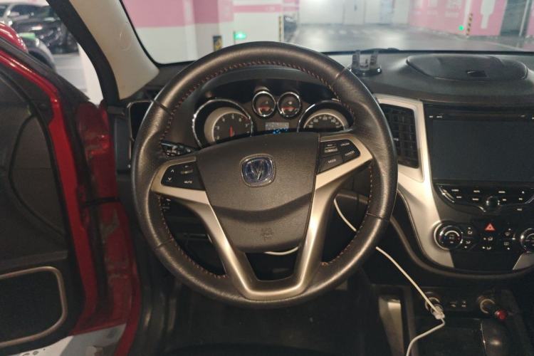 Used CHANGAN CS35 2012 1.6L Automatic Luxury Version China IV Standard Steering Wheel