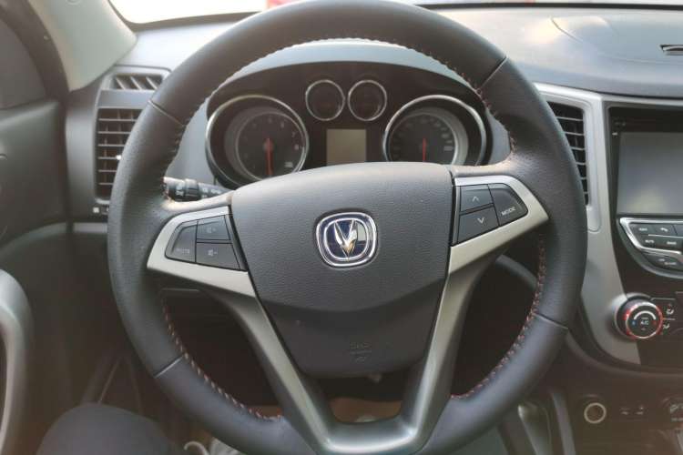 Used CHANGAN CS35 2012 1.6L Manual Luxury Model China IV Standard Steering Wheel