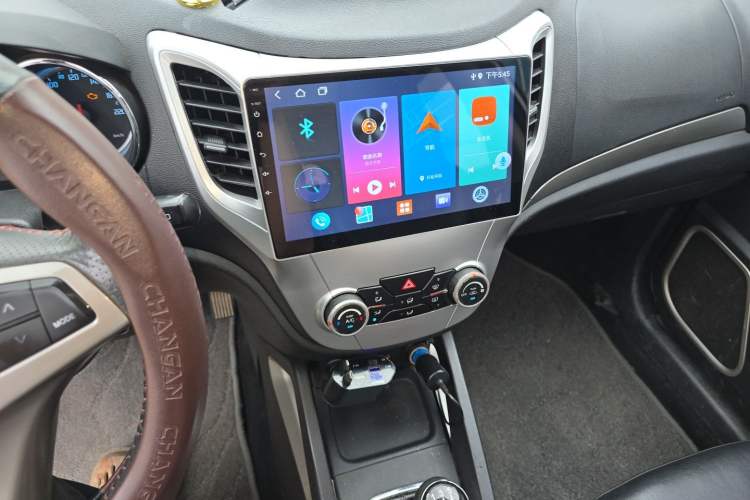 Used CHANGAN CS35 2012 1.6L Manual Luxury Model China IV Standard Audio And AC Panel