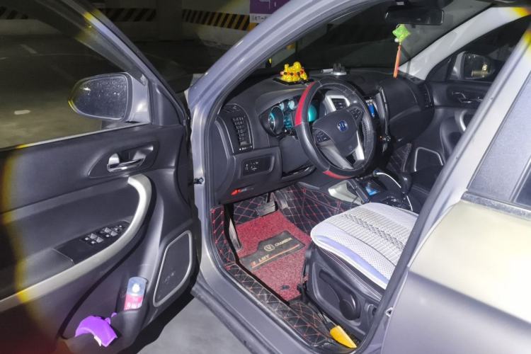 Used CHANGAN CS35 2012 1.6L Automatic Luxury Version China IV Standard Driver Seat