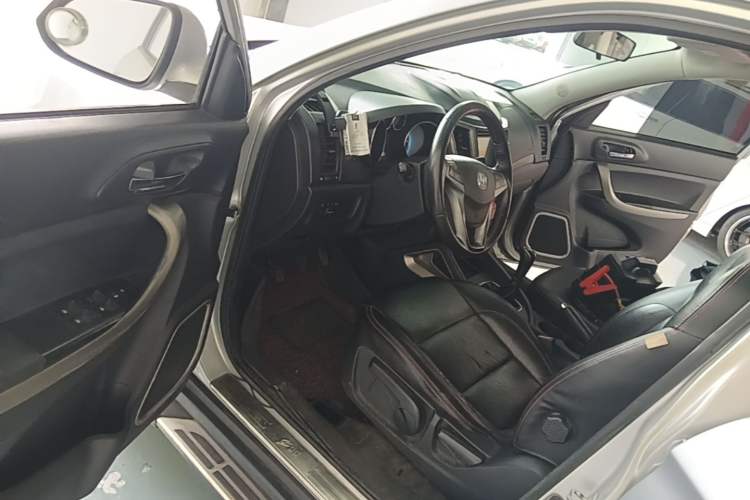 Used CHANGAN CS35 2012 1.6L Manual Comfort Version China V Standard Driver Seat