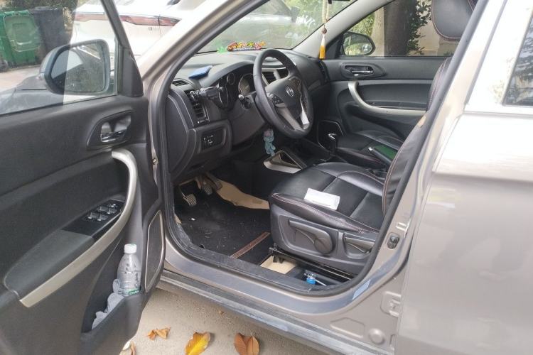 Used CHANGAN CS35 2012 1.6L Manual Luxury Model China IV Standard Driver Seat