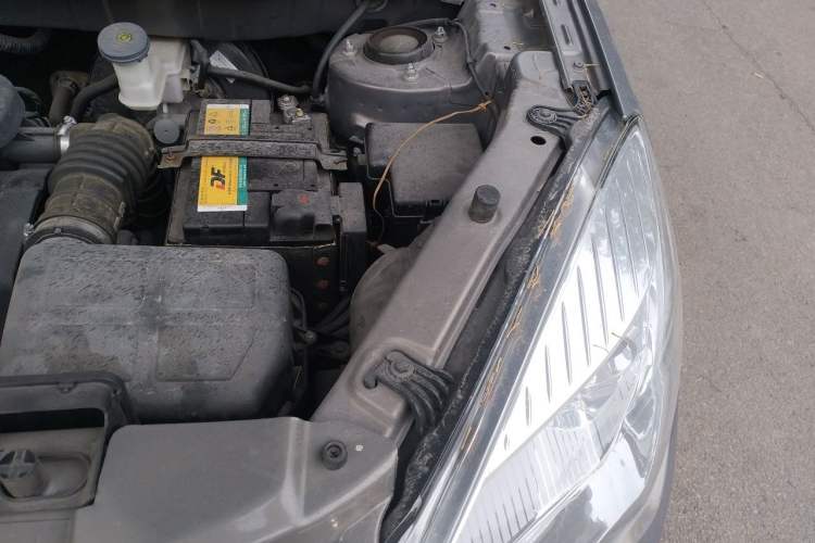 Used CHANGAN CS35 2012 1.6L Manual Luxury Model China IV Standard Engine Bay Left