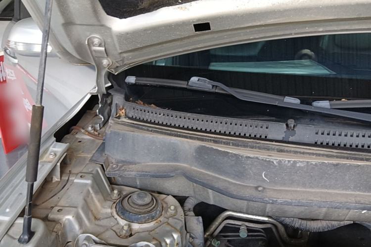Used CHANGAN CS35 2012 1.6L Manual Comfort Version China V Standard Engine Bay Right