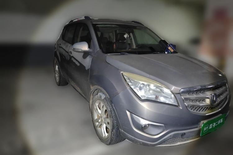 Used CHANGAN CS35 2012 1.6L Manual Luxury Model China IV Standard Front Right 45 Deg
