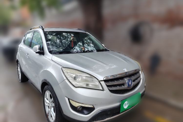 Used CHANGAN CS35 2012 1.6L Manual Luxury Model China IV Standard Front Right 45 Deg