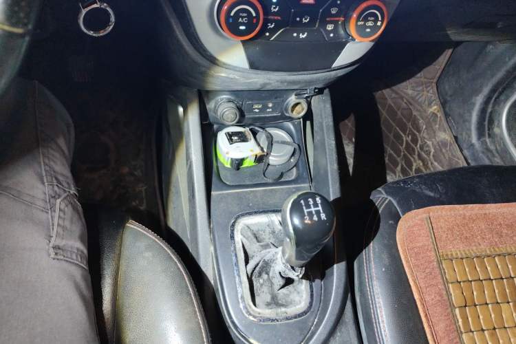 Used CHANGAN CS35 2012 1.6L Manual Luxury Model China IV Standard Gear Lever