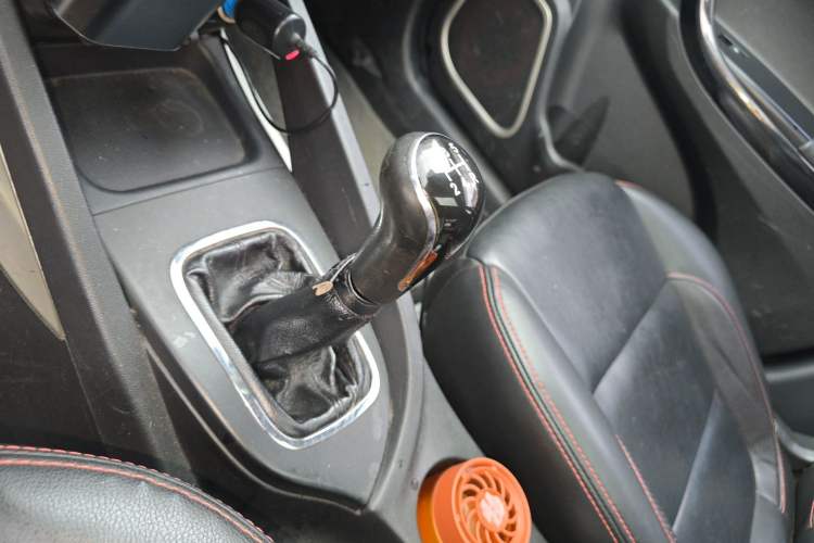 Used CHANGAN CS35 2012 1.6L Manual Luxury Model China IV Standard Gear Lever