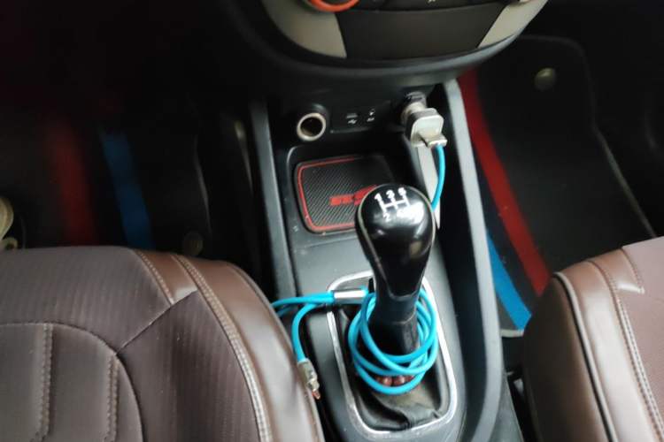 Used CHANGAN CS35 2012 1.6L Manual Luxury Model China IV Standard Gear Lever