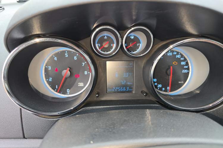 Used CHANGAN CS35 2012 1.6L Manual Luxury Model China IV Standard Instrument Cluster