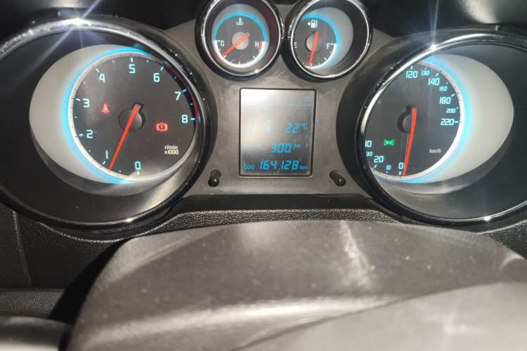 Used CHANGAN CS35 2012 1.6L Automatic Luxury Version China IV Standard Odometer Close Up